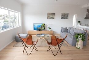 Tamarama Ocean Views H397