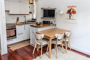 Chic Quiet Apt Close to Everything H404