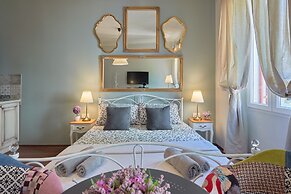 Old City Romantic Studios