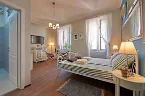 Old City Romantic Studios