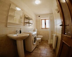 4lander House Balins