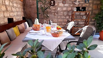 Pansion Ivan & Ivana