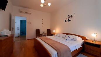 Pansion Ivan & Ivana