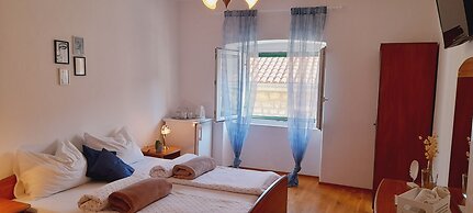 Pansion Ivan & Ivana