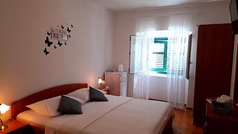 Pansion Ivan & Ivana