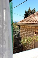 Pansion Ivan & Ivana