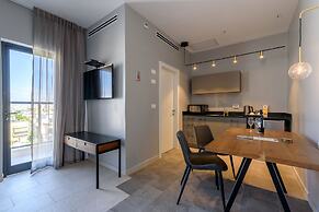 The Roof - By Sea Land Suites