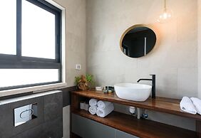 The Roof - By Sea Land Suites