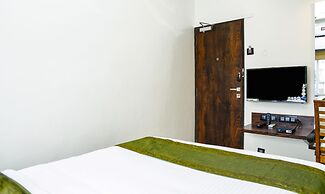 Treebo Malhaar Regency