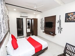 OYO 3301 Maya International