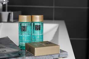 Apart Food and Drinks