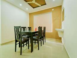 OYO 14271 Modern Studio Near Lulu Mall