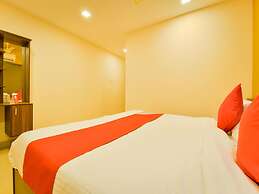 OYO 14271 Modern Studio Near Lulu Mall