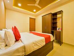 OYO 14271 Modern Studio Near Lulu Mall