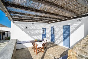 Serifos Houses Diasella