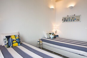 Serifos Houses Diasella