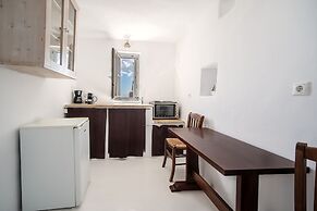 Serifos Houses Diasella