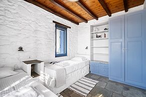 Serifos Houses Diasella