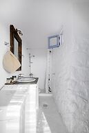 Serifos Houses Diasella