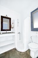 Serifos Houses Diasella