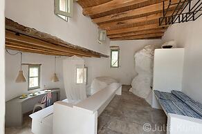 Serifos Houses Aghios Sostis