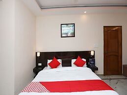 OYO 14390 Hotel Samrat