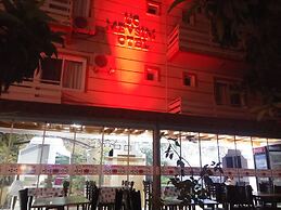 Uc Mevsim Otel
