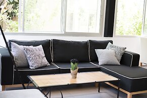 Villa in TLV with a BIG YARD and POOL