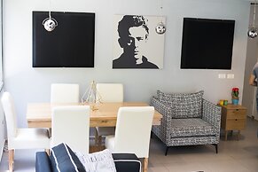 Villa in TLV with a BIG YARD and POOL