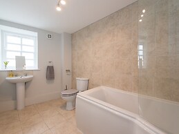 Hamilton House Holiday Apartments