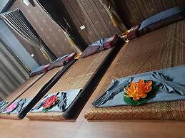 Grand Esie Service Apartment