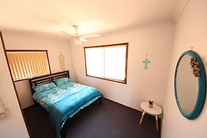 Sandy Feet at Hat Head