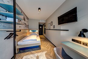 Schulz Hotel Berlin Wall at the East Side Gallery