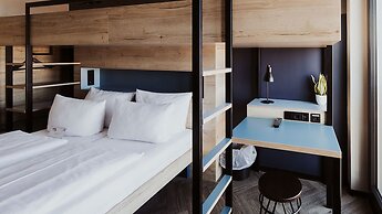 Schulz Hotel Berlin Wall at the East Side Gallery