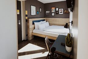 Schulz Hotel Berlin Wall at the East Side Gallery