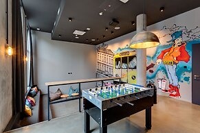 Schulz Hotel Berlin Wall at the East Side Gallery