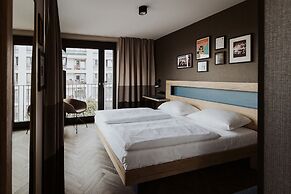 Schulz Hotel Berlin Wall at the East Side Gallery