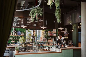 Schulz Hotel Berlin Wall at the East Side Gallery