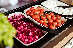 Schulz Hotel Berlin Wall at the East Side Gallery