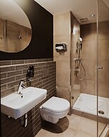 Schulz Hotel Berlin Wall at the East Side Gallery