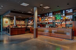 Schulz Hotel Berlin Wall at the East Side Gallery