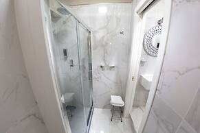 Leone Camere D'Autore