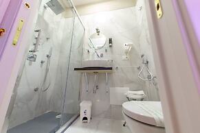 Leone Camere D'Autore