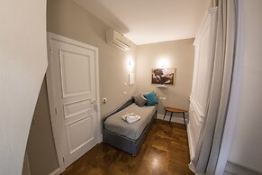 Leone Camere D'Autore