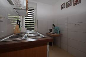 AB Apartment 81