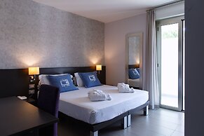 Hotel The One