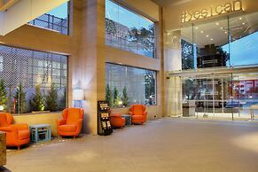 Radisson Bengaluru City Center