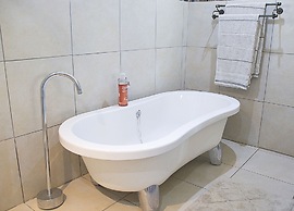 Matusadona Guest Lodge