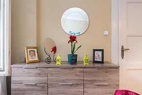 Castle View Spacious Apartment