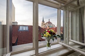 Castle View Spacious Apartment